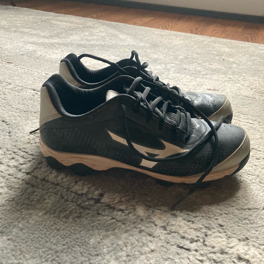 Mizuno softball shoes